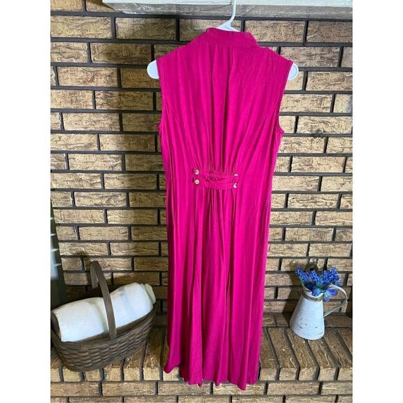 Fourteen Thirty One Sleeveless Dress‎ - Picture 2 of 6